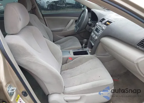 2010 Toyota Camry Le z USA, uszkodzony, nr VIN 4T1BF3EK0AU006826